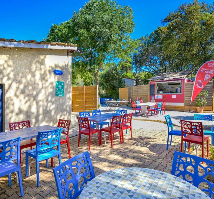 Camping_Fondespierres_snack-service